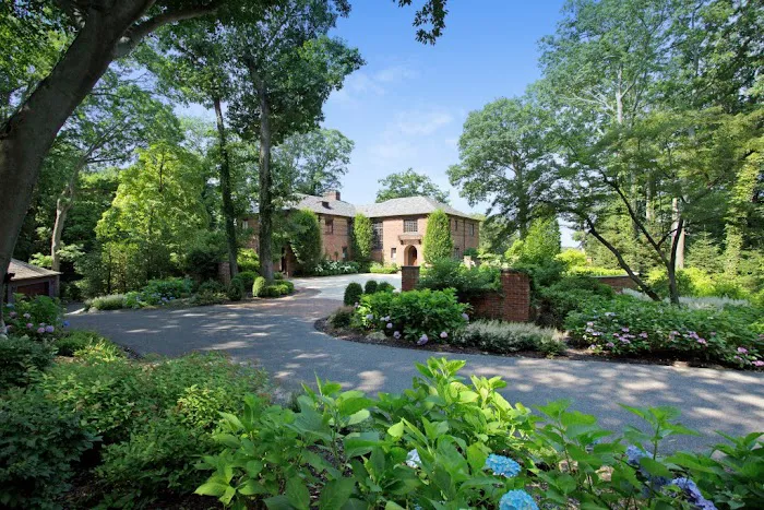 Daniel Gale Sotheby’s International Realty - Huntington, NY Picture 10