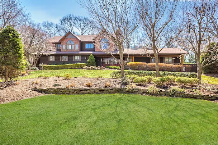 Michele Friedman Realtor at Compass, Huntington NY Picture 3