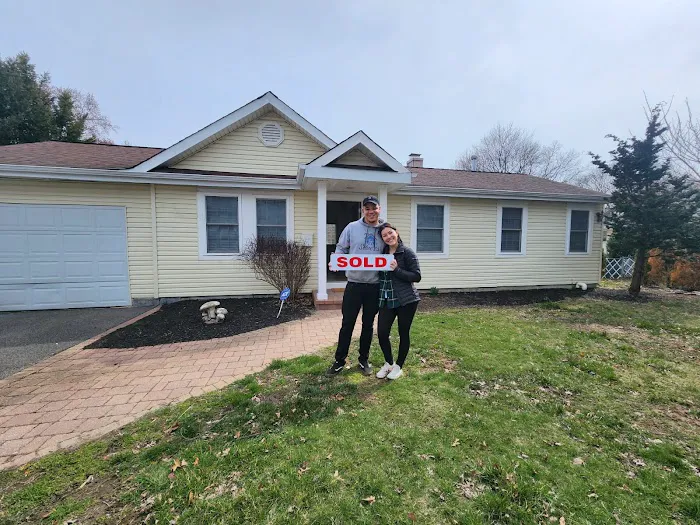 The Vargas-Johnson Team at Realty Connect USA Picture 3