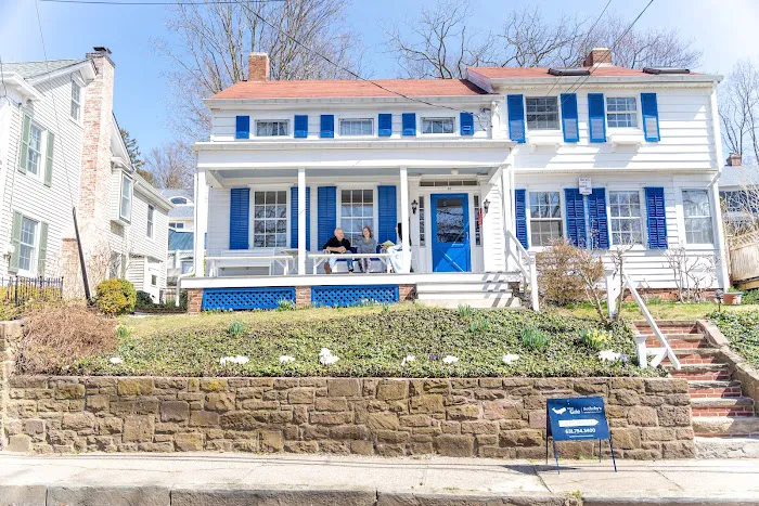 Daniel Gale Sotheby’s International Realty - Northport, NY Picture 3