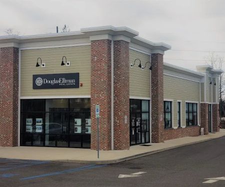 Douglas Elliman Real Estate Office in Smithtown, NY