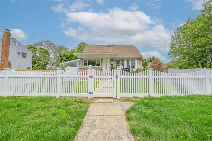 Premium Group Realty Picture 3