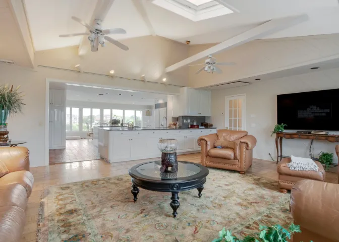 Michael J. Watts & Associates Inc. Picture 6