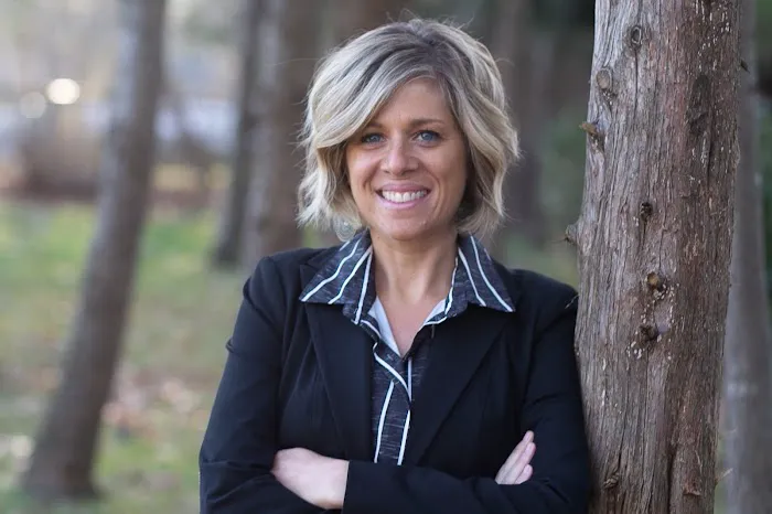 Robin Rosenberg, Real Estate Agent, Signature Premier Properties Picture 2
