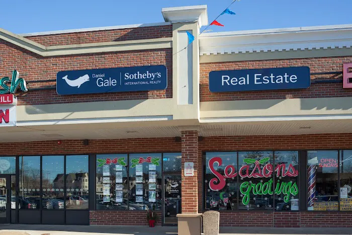 Daniel Gale Sotheby’s International Realty - Smithtown, NY Picture 1