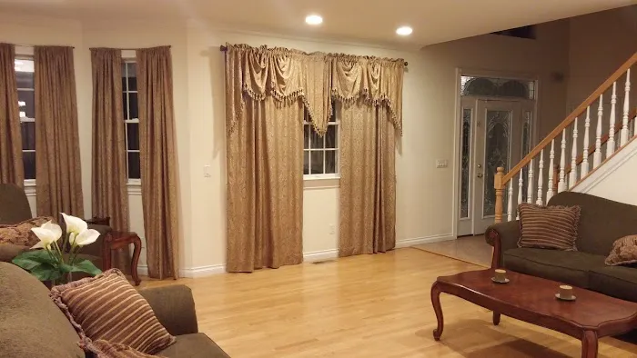 Homeside Realty Picture 3