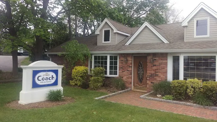 Howard Hanna | Coach Realtors - West Sayville Picture 1
