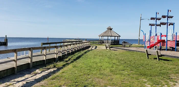 Douglas Elliman Real Estate Office in Sayville, NY Picture 5