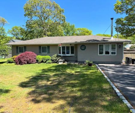Leesa Byrnes Realty