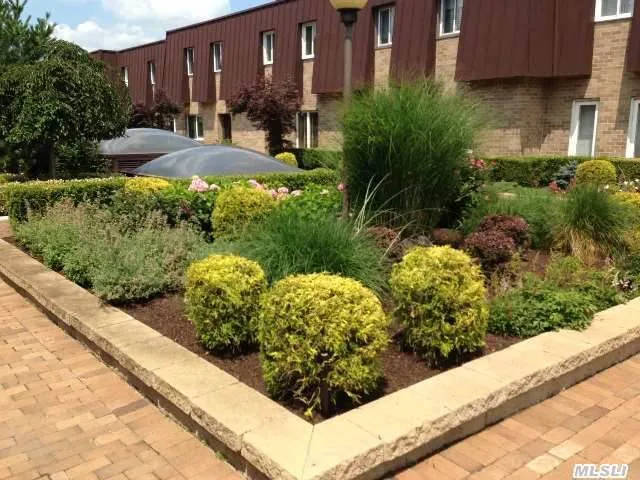 Dorothea (Dot) Legakis-Salvo Real Estate Picture 5