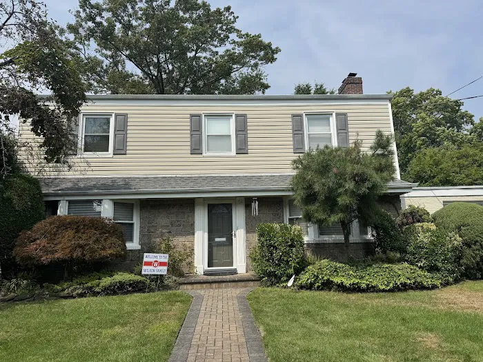 Realtors Suffolk County Picture 1