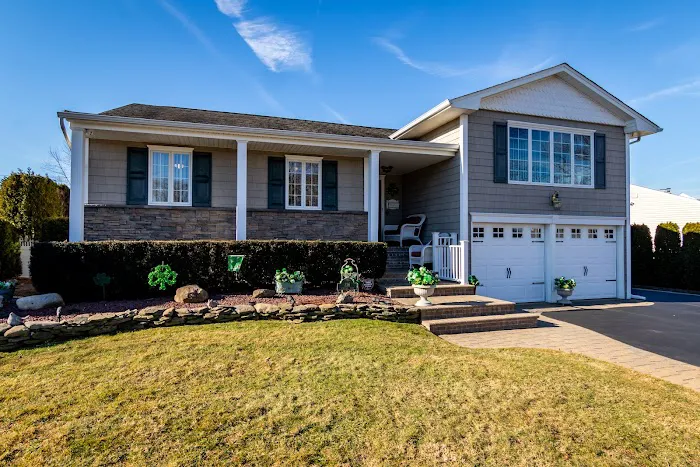 George McKnight Real Estate Services Picture 2