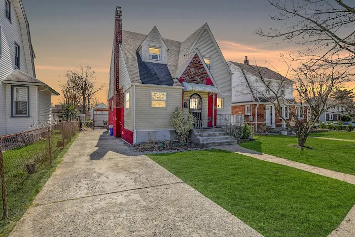 Kenny Calderon Team Calderon : Signature Premier Properties Picture 4