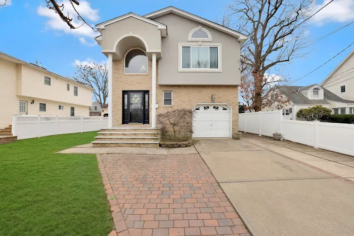 Kenny Calderon Team Calderon : Signature Premier Properties Picture 10