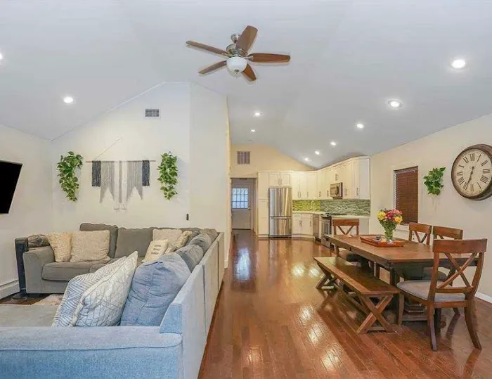 Kristiana McGuffey Real Estate- The O'Neil Team Picture 3