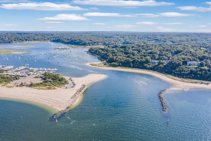 Real Broker NY LLC Port Jefferson Picture 4
