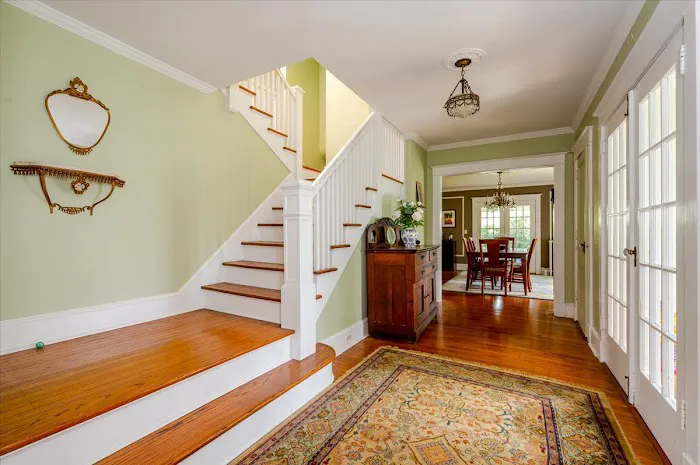Real Broker NY LLC Port Jefferson Picture 9