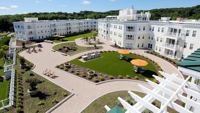 The Shipyard at Port Jefferson Harbor Apartments Picture 2
