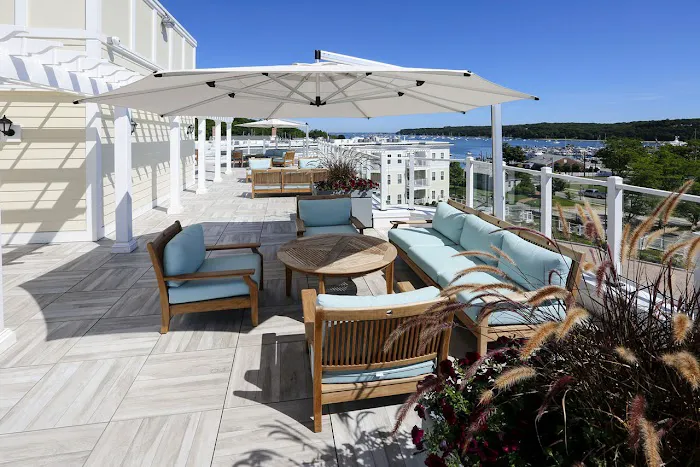 The Shipyard at Port Jefferson Harbor Apartments Picture 3