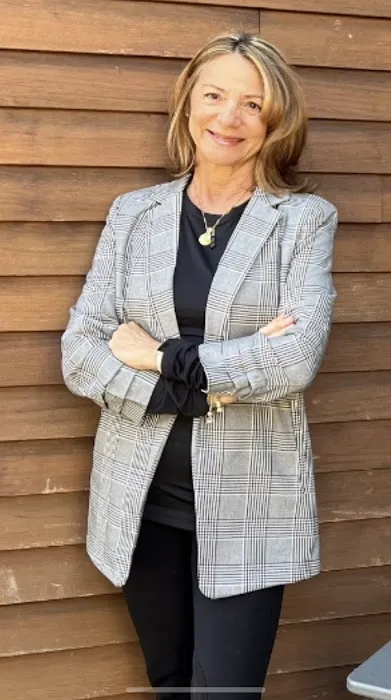Jolie Powell Realty Inc Picture 5