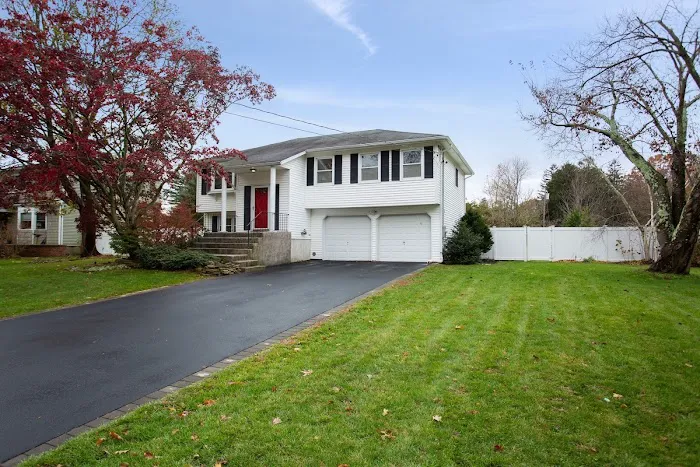 Manzoni Real Estate-Your Home Sold Guaranteed or I'll Buy It* Picture 2