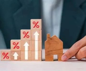 How to Evaluate Real Estate Market Trends Before Buying | Luxen House Realty Hub
