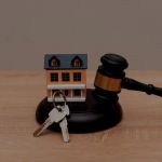 Understanding the Pros and Cons of Buying Foreclosed Homes