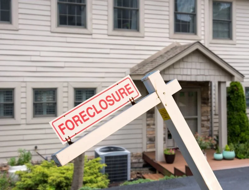 Understanding the Risks and Rewards of Foreclosed Homes
