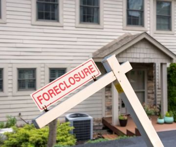 Understanding the Risks and Rewards of Foreclosed Homes