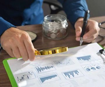 How to Evaluate Market Trends Before Investing: A Comprehensive Guide