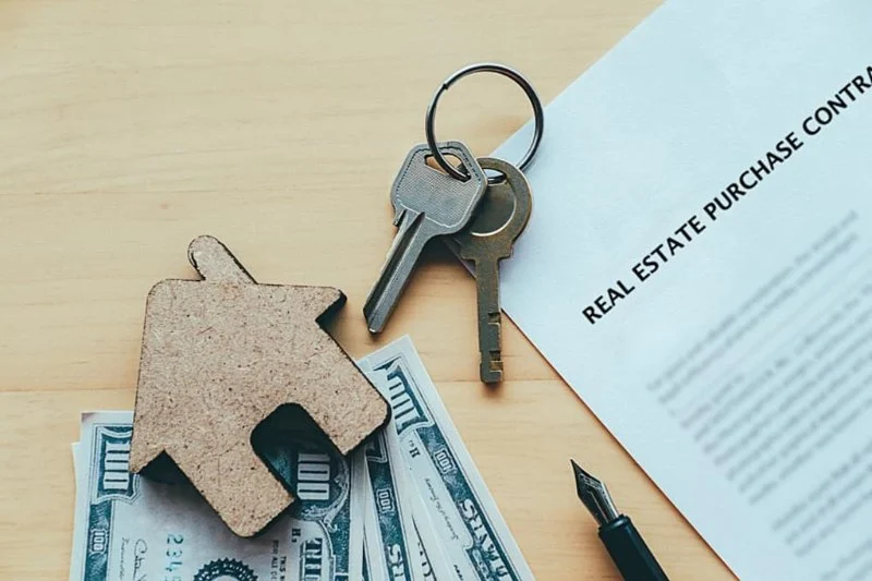 Understanding Real Estate Contracts and Legal Terms for Homebuyers