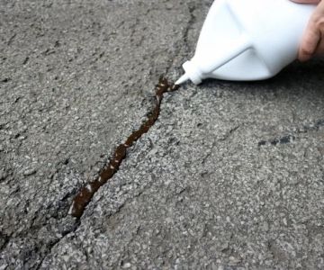 Why You Should Check Asphalt Driveway Cracks and Sealing