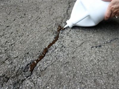 Why You Should Check Asphalt Driveway Cracks and Sealing